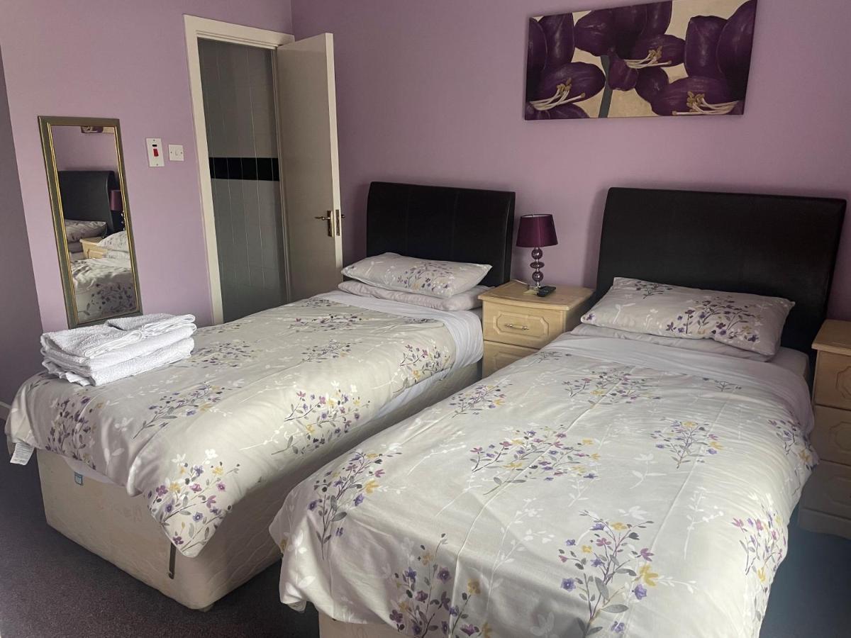 Annora Bar & Accommodation Портну Екстериор снимка